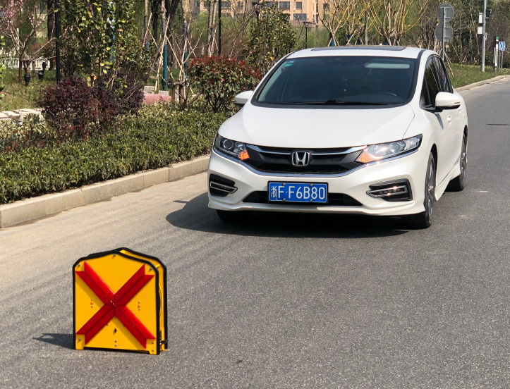 3500mm 수축형 스트립 및 A5052 알루미늄 합금 구조의 방수 LED 화살표 보드